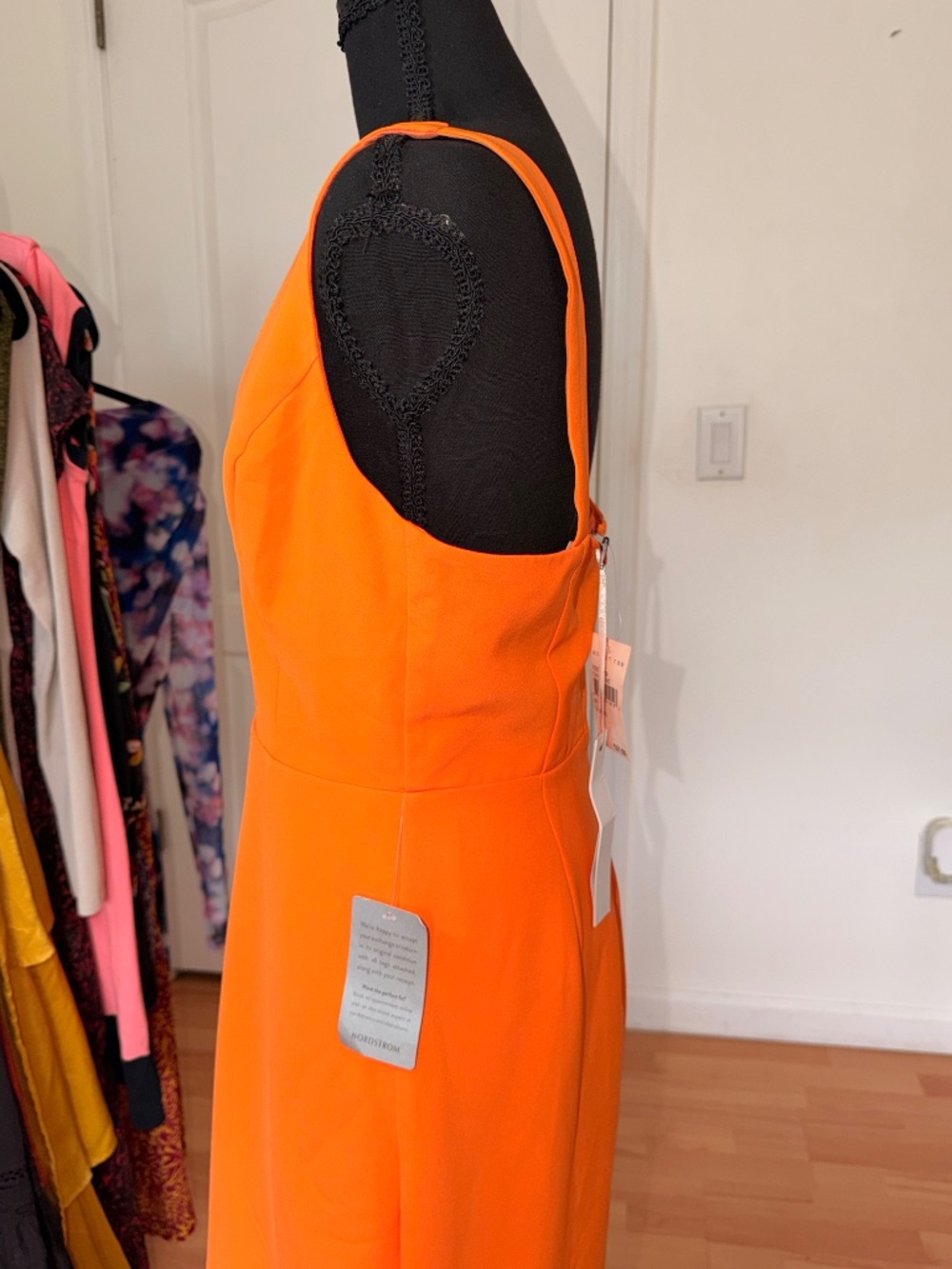 Adelyn Rae Nordstrom Tangerine Orange V-Neck Midi Dress M NWT - Picture 3 of 8